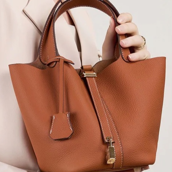 TikTok Forest green Pebble leather 22CM Picotin style bag NWT - Picture 4 of 4